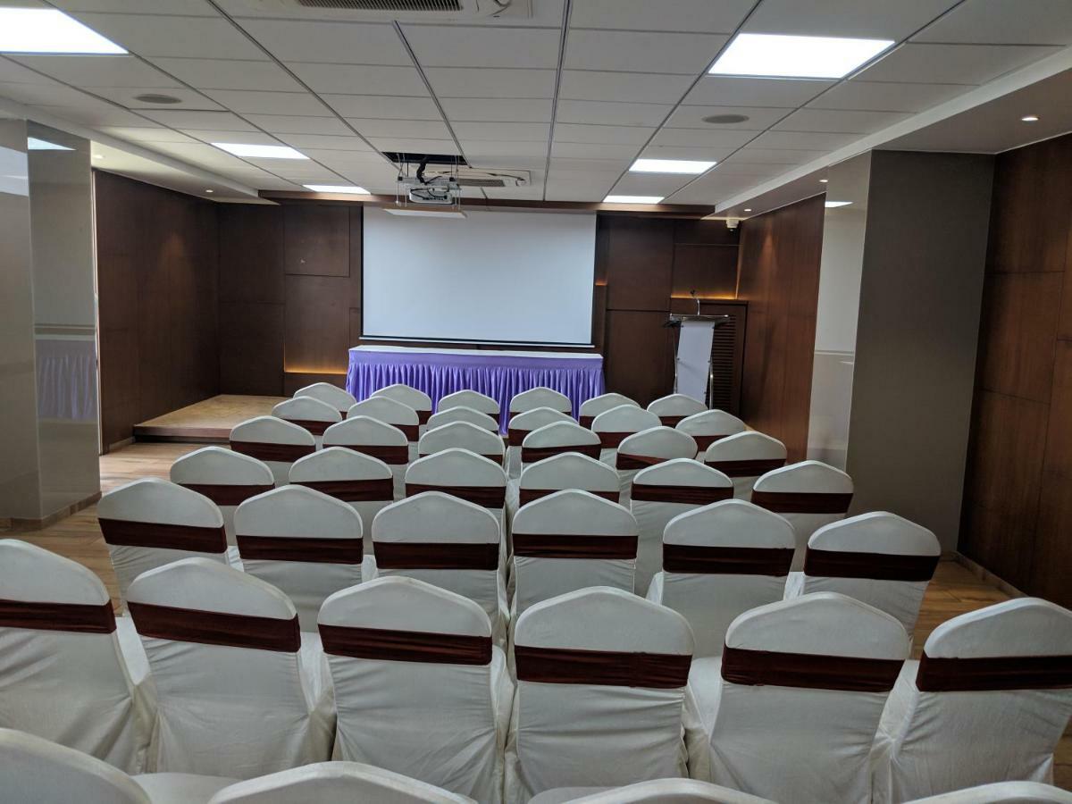 Hotel Avaante Ahmedabad Formerly Known As The Orchid Hotel Zewnętrze zdjęcie