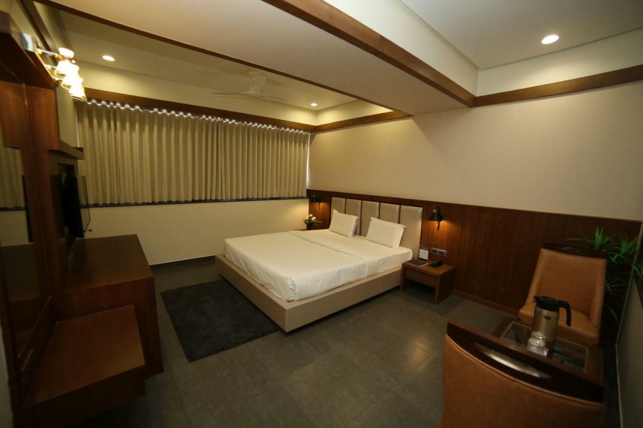 Hotel Avaante Ahmedabad Formerly Known As The Orchid Hotel Zewnętrze zdjęcie